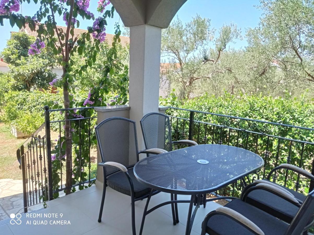 Apartments Vodopija 300M To The Beach Sveti Filip i Jakov Room photo