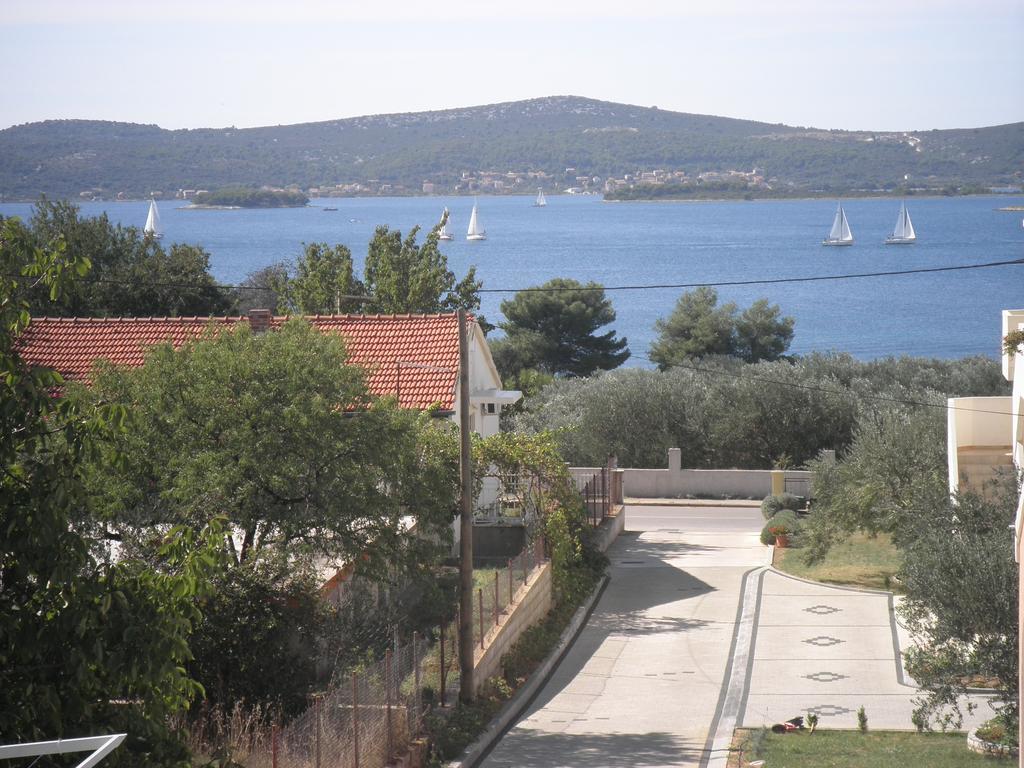 Apartments Vodopija 300M To The Beach Sveti Filip i Jakov Room photo