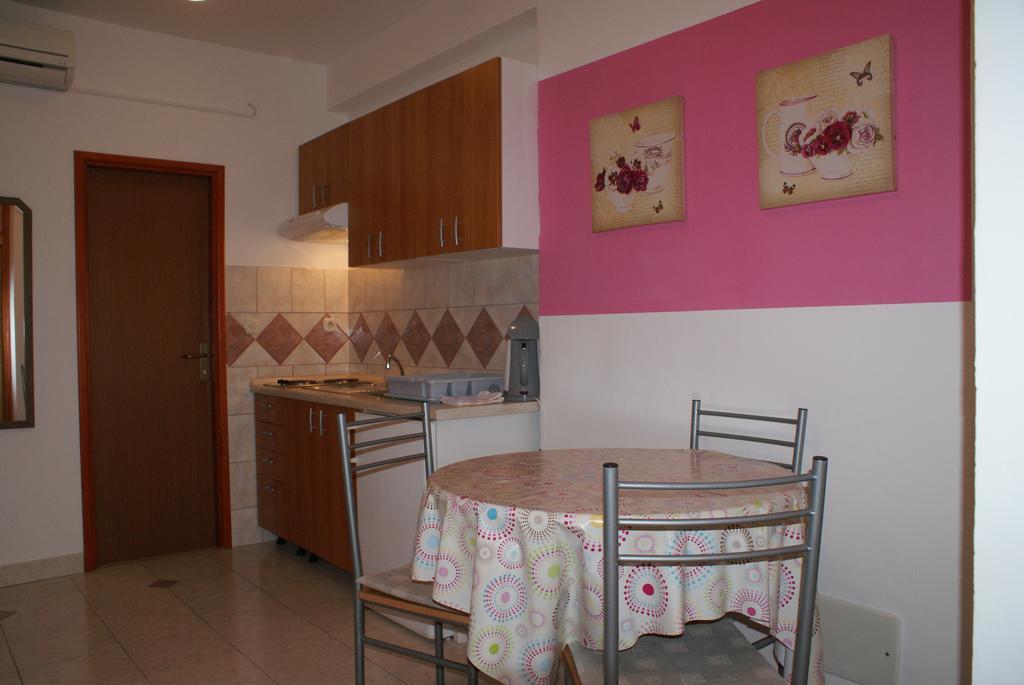 Apartments Vodopija 300M To The Beach Sveti Filip i Jakov Exterior photo
